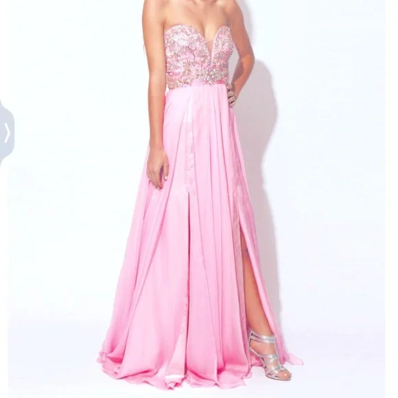 tony bowls pink cheetah mermaid style strapless prom dress Corset With Floral Beaded Appliqu completing the ensemble with a dramatic flair thats sure to make you the center of attention at your next formal gathering Tony Bowls 110763 leopard Size